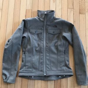 The North Face super cute utility jacket!!🔨🔧🛠⚙️